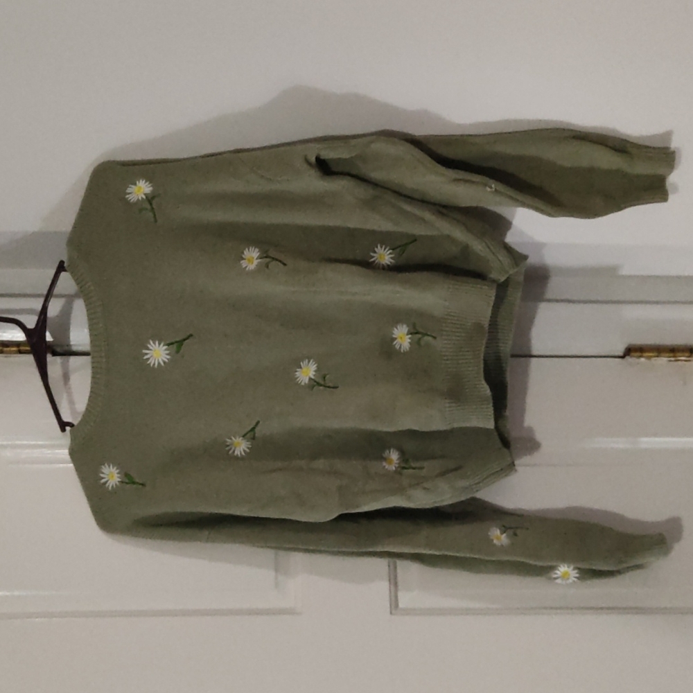 Soft floral embroidery sweater